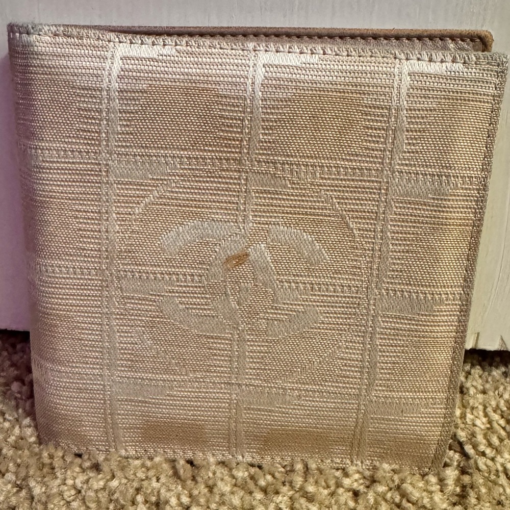 Used Chanel wallet. No box and no dust bag